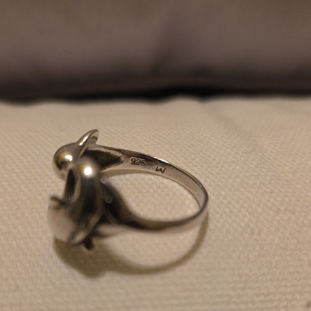 925 Stamped Sterling Silver Dual Dolphins Ring Sz 8.5 - Picture 4 of 6